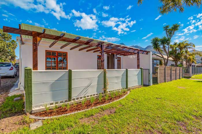 43 Adderley Self Catering